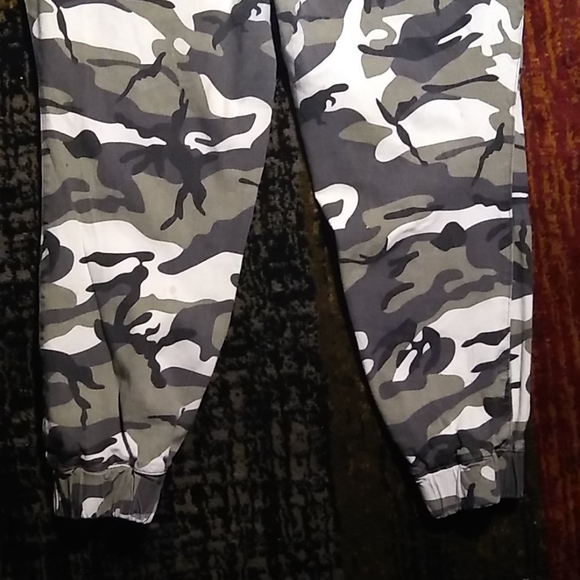 Camo pants - Picture 4 of 10